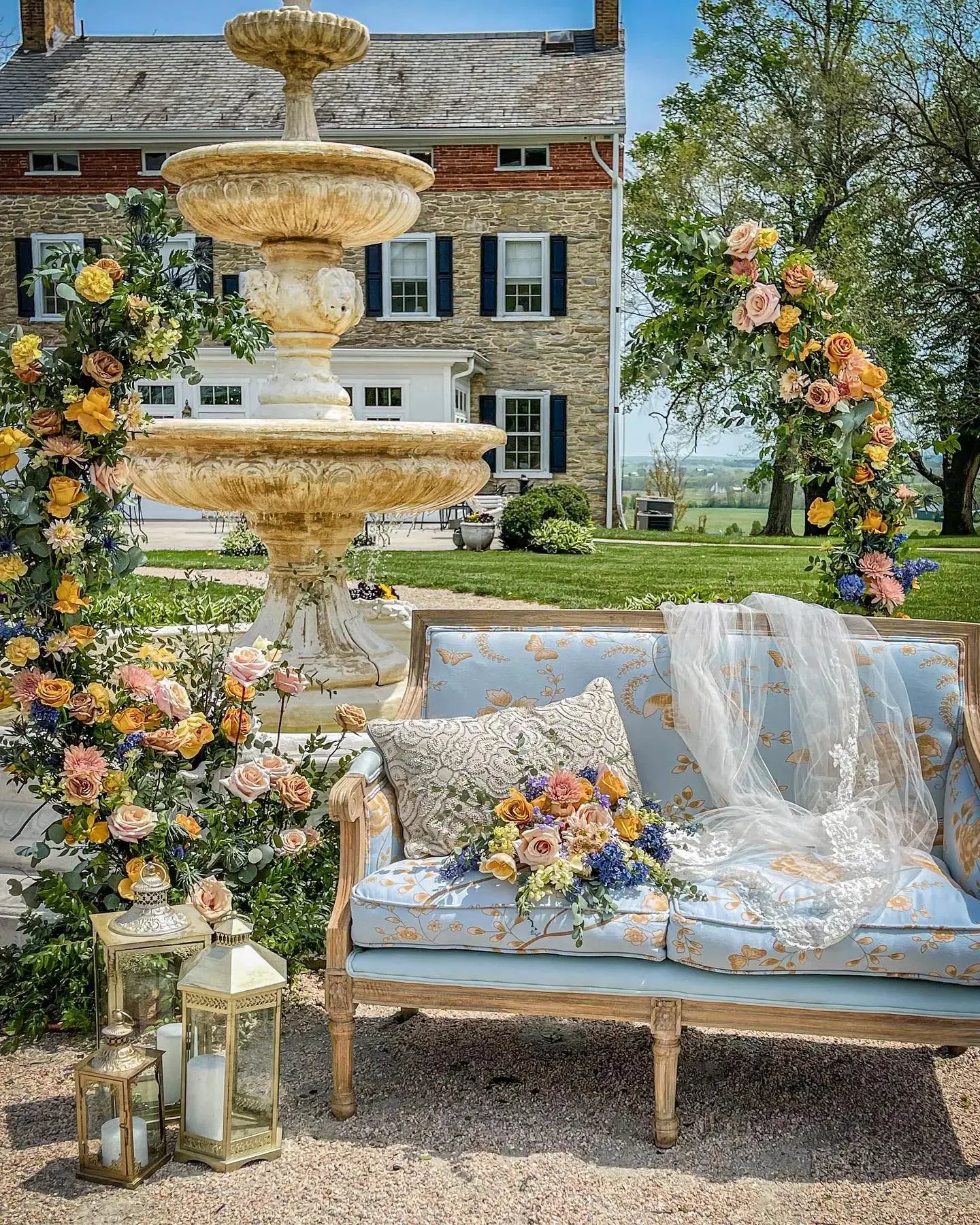 Garden lounge at the fountain